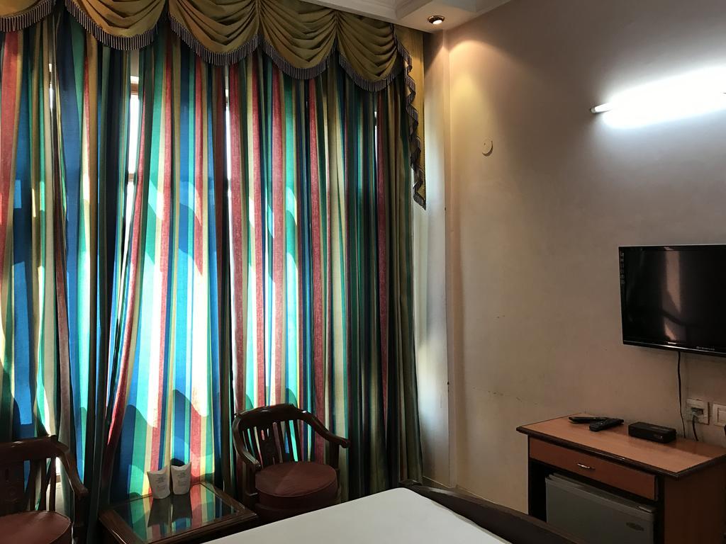 Hotel D R International Ambala Bagian luar foto