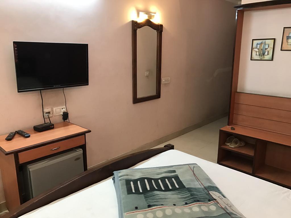 Hotel D R International Ambala Bagian luar foto