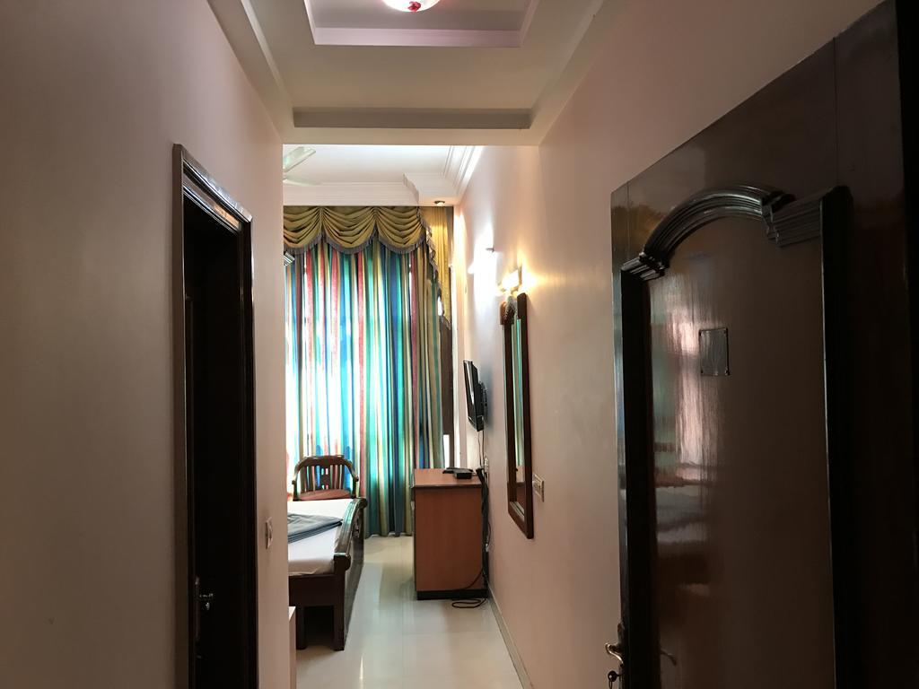 Hotel D R International Ambala Bagian luar foto