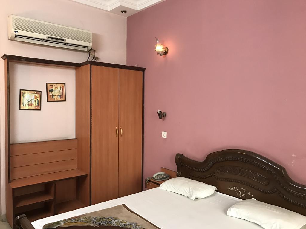 Hotel D R International Ambala Bagian luar foto